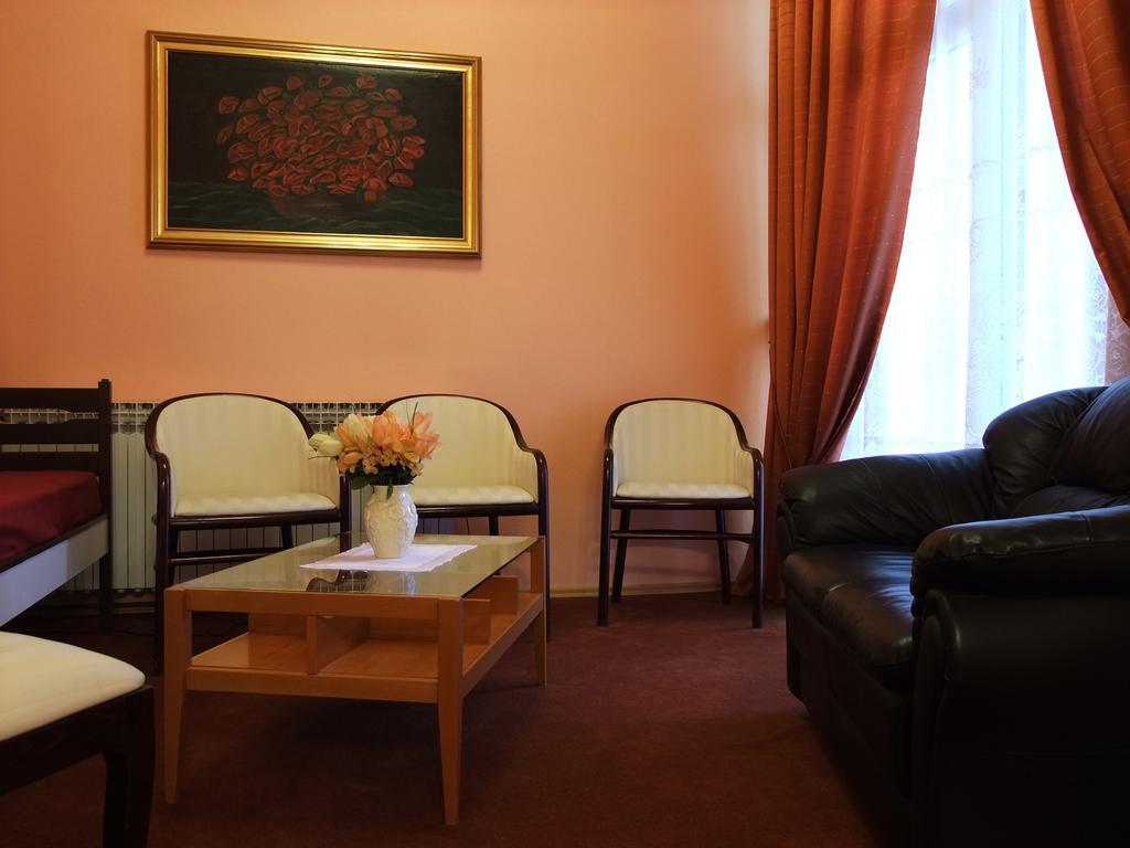 פוז'גה Bed & Breakfast Vila Stanisic חדר תמונה